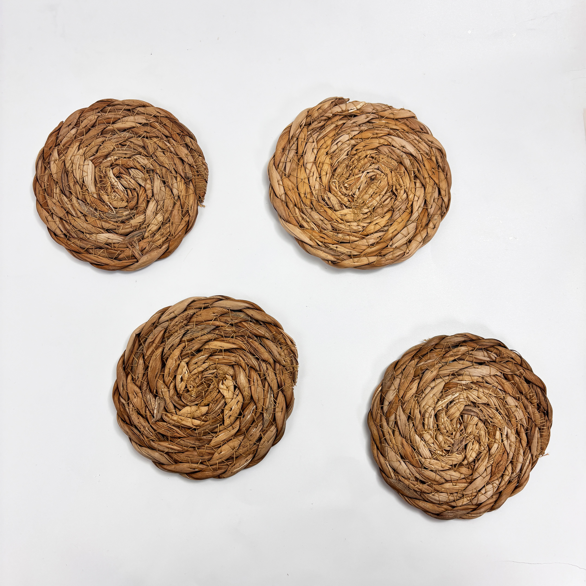 4-Piece Rush Grass Coaster Set