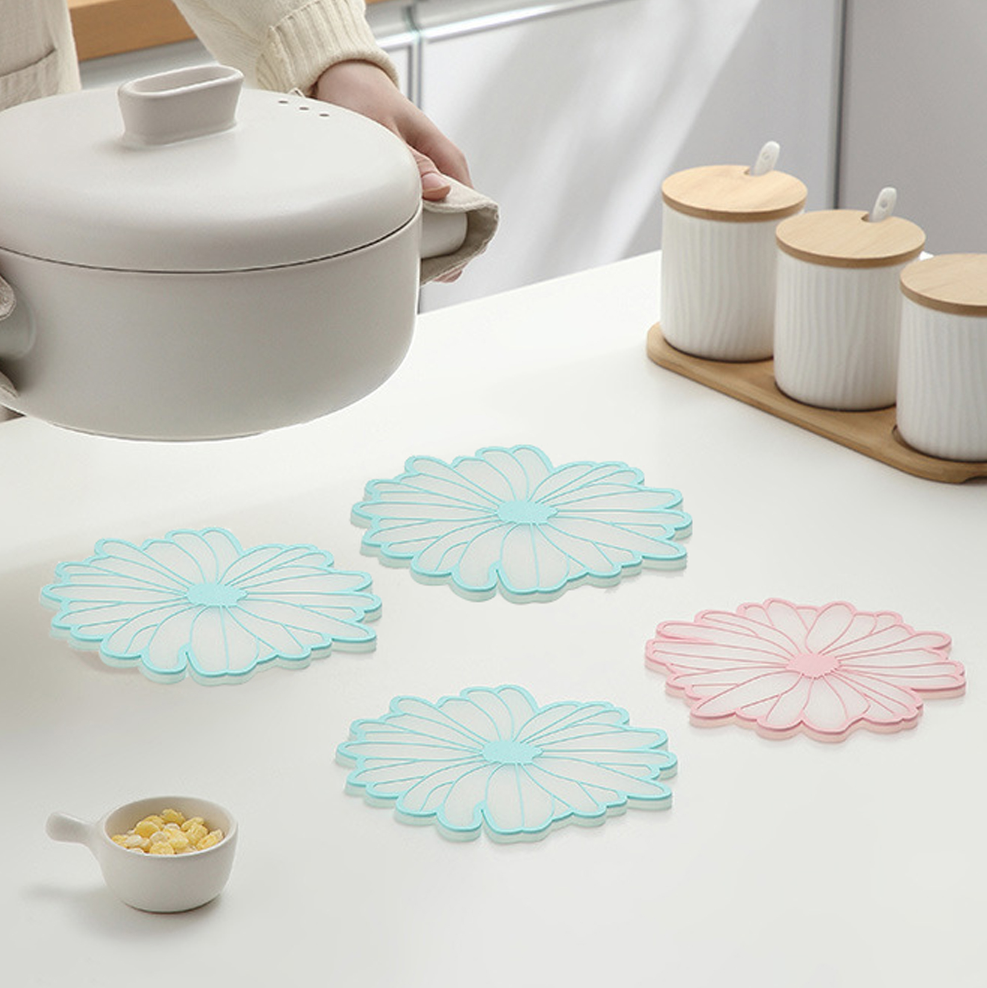 Set of 3 Flower Shape Coasters Insulation Placemat Anti-Slip Cup Mat for Drinks Mugs