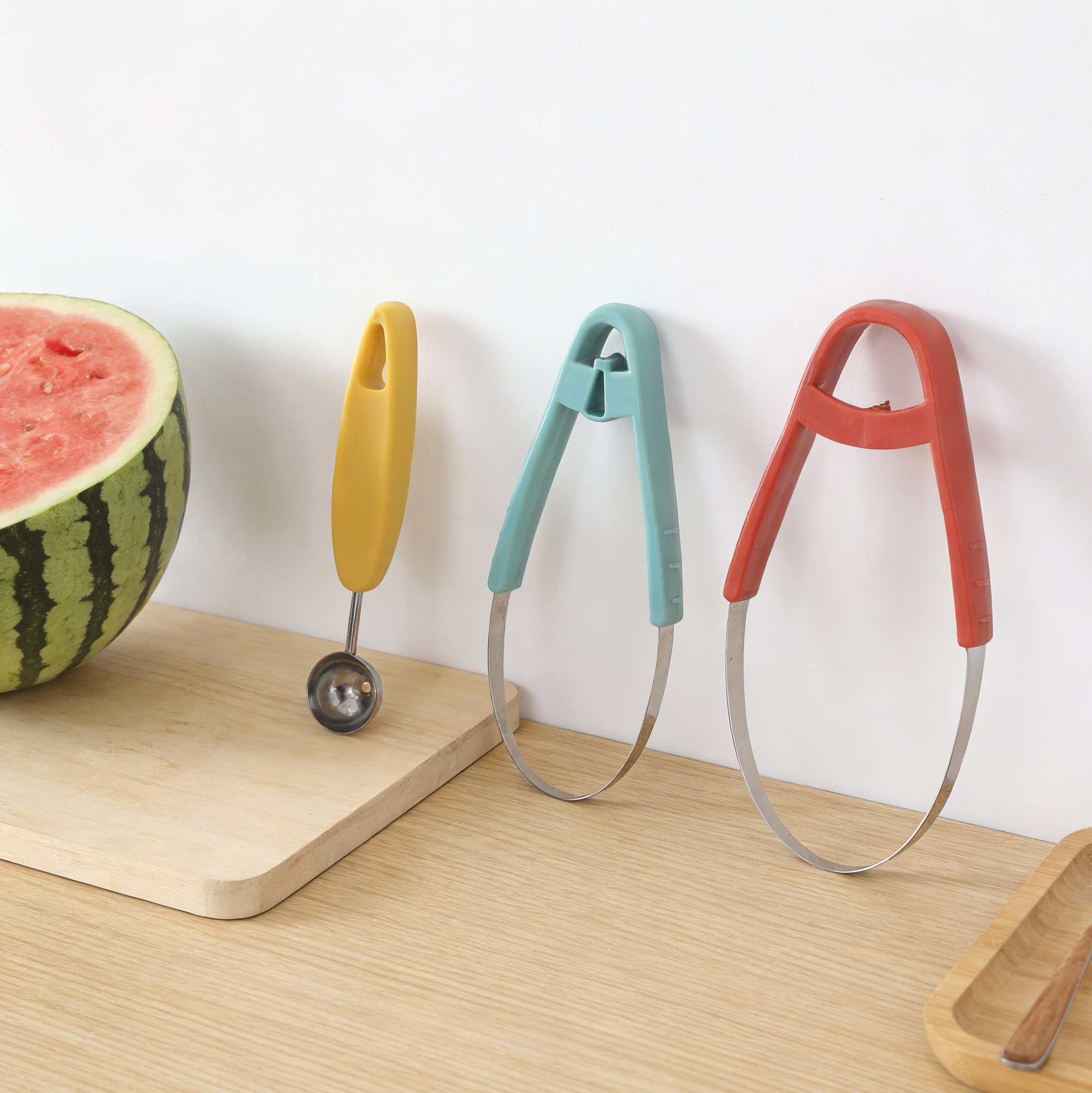 Mother's Day 3-in-1 Fruit Scoop & Divider