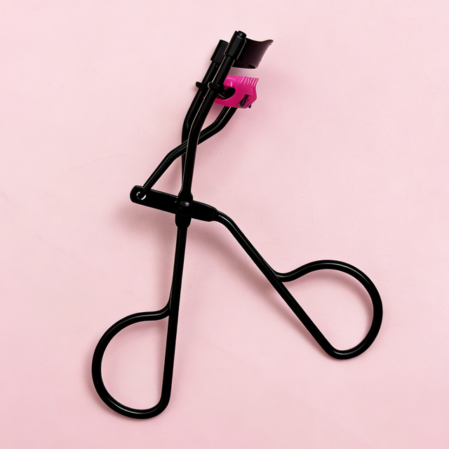 Black Lash Curler with Pink Comb