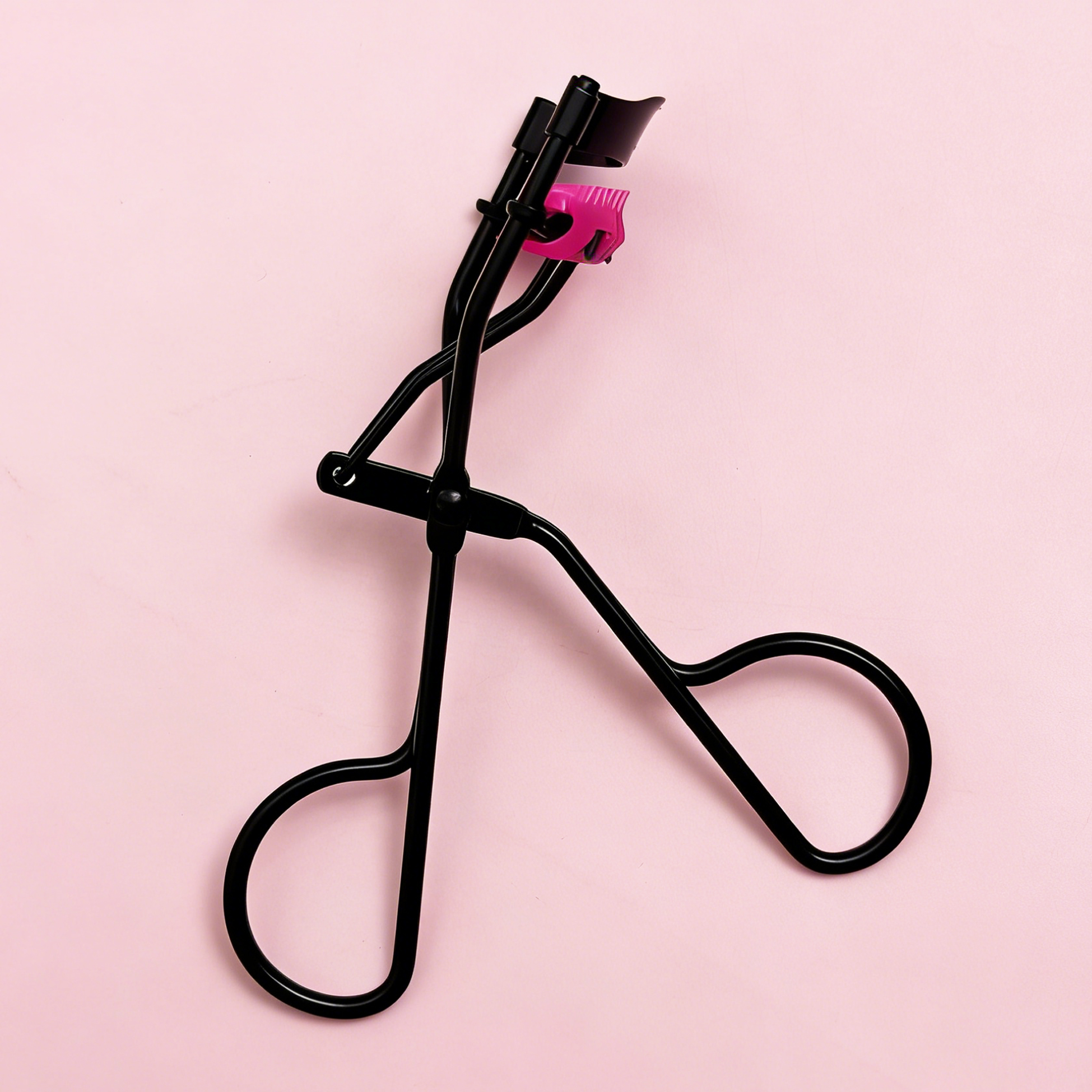 Black Lash Curler with Pink Comb