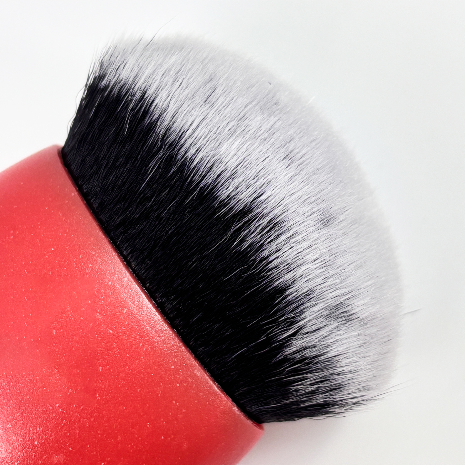 1855Round Makeup Brush with Red Handle