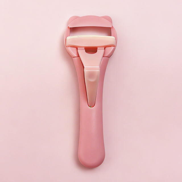 Cute Cat Eyelash Curler