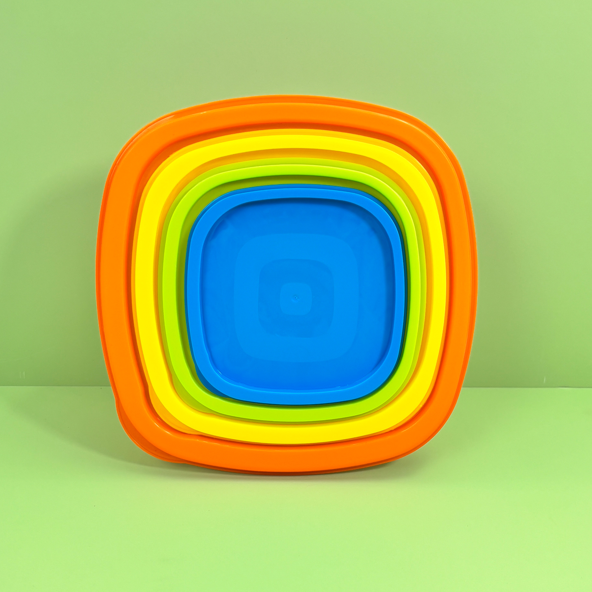 4-piece Square Plastic Salad Bowl Set with Lids