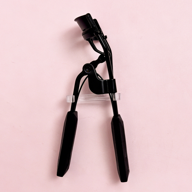 Matte Black Eyelash Curler