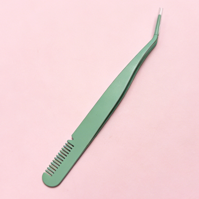 2-in-1 Eyelash Tweezer with Comb