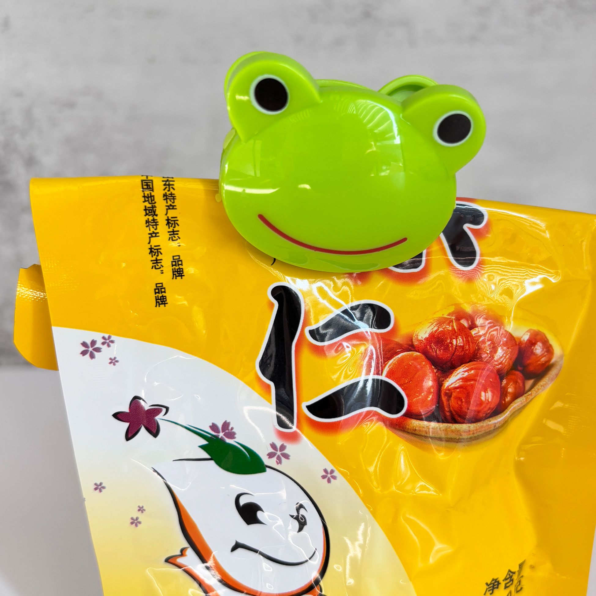 Green Frog-Shaped Plastic Clip Set of 6