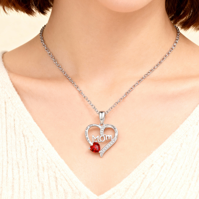 Luxury "Mom" Love Heart Pendant Necklace Wiht Green Gem
