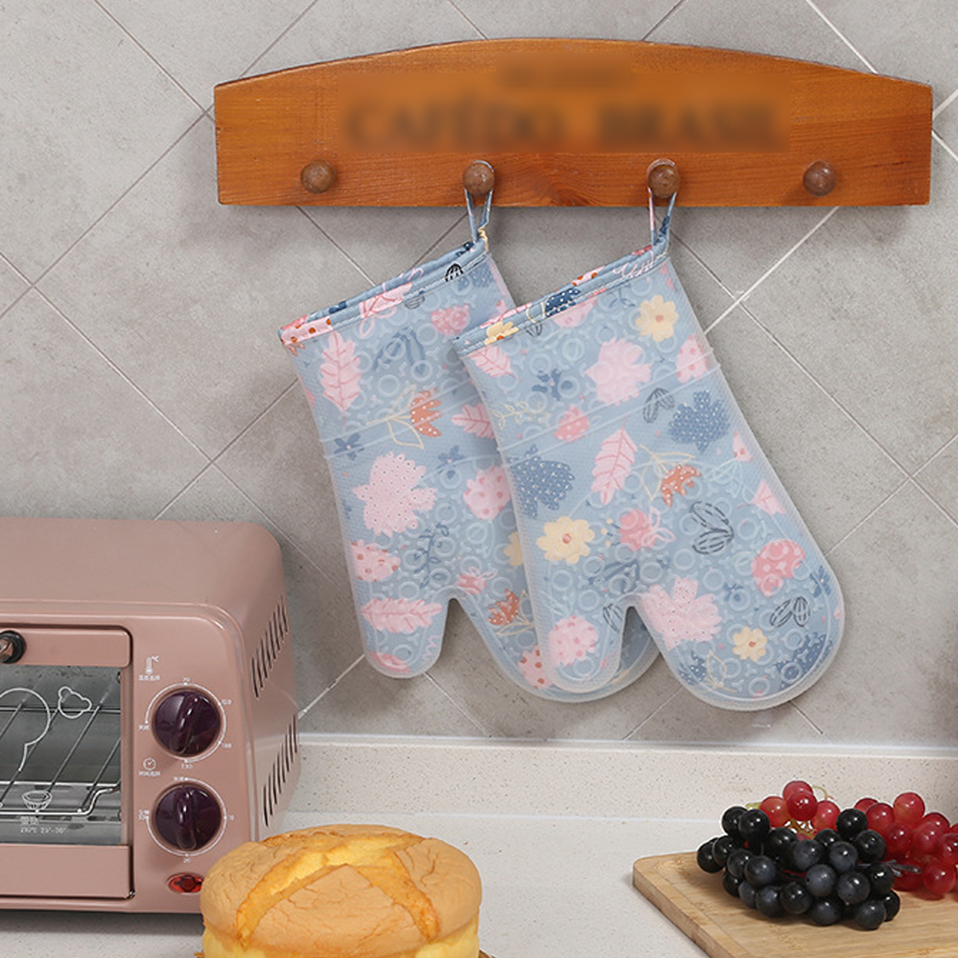 Floral Themed Silicone Oven Mitt