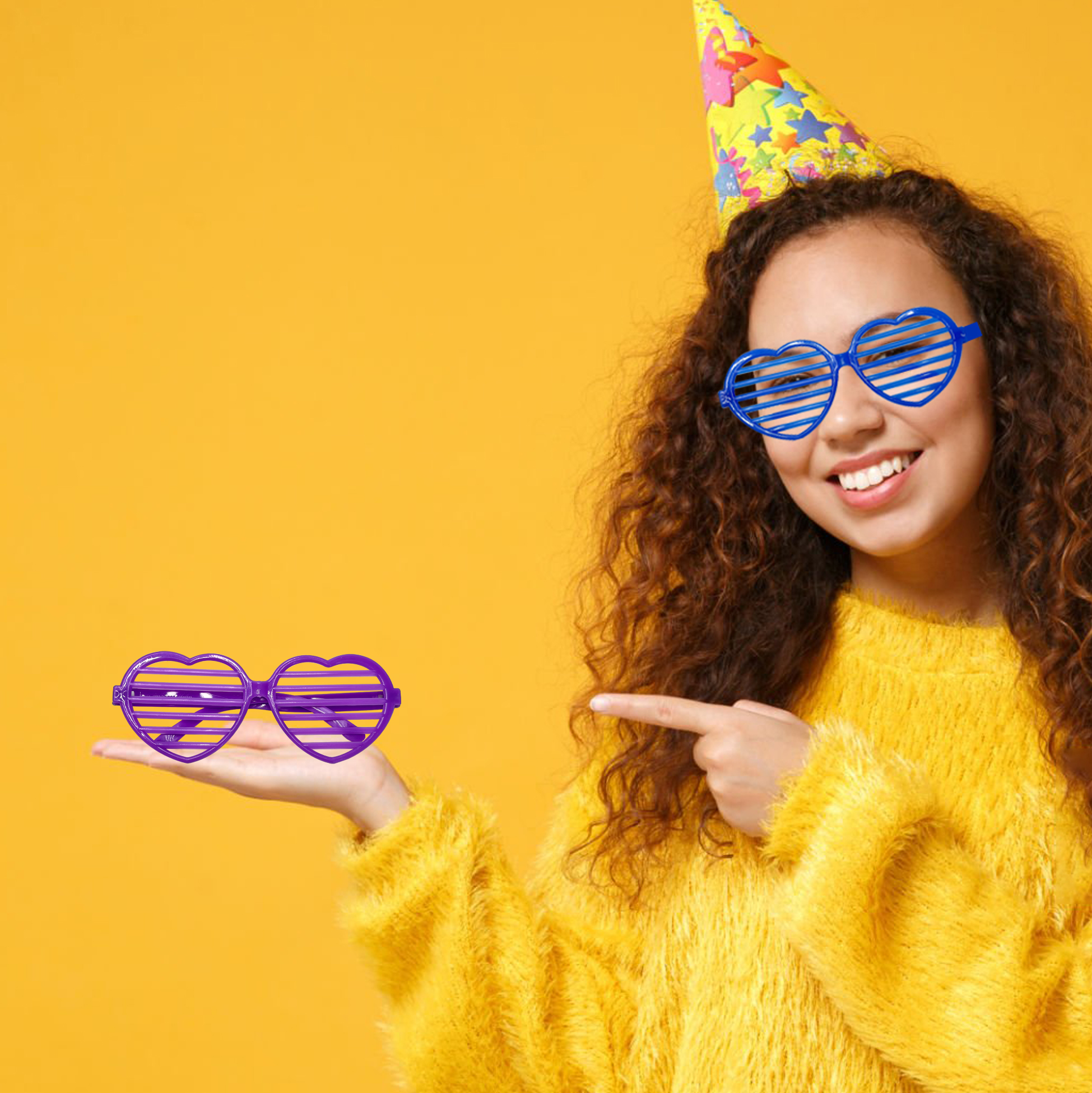 Heart-Shaped Slotted Party Glasses Set