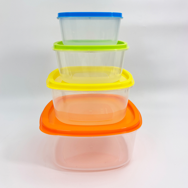 4-piece Square Plastic Salad Bowl Set with Lids