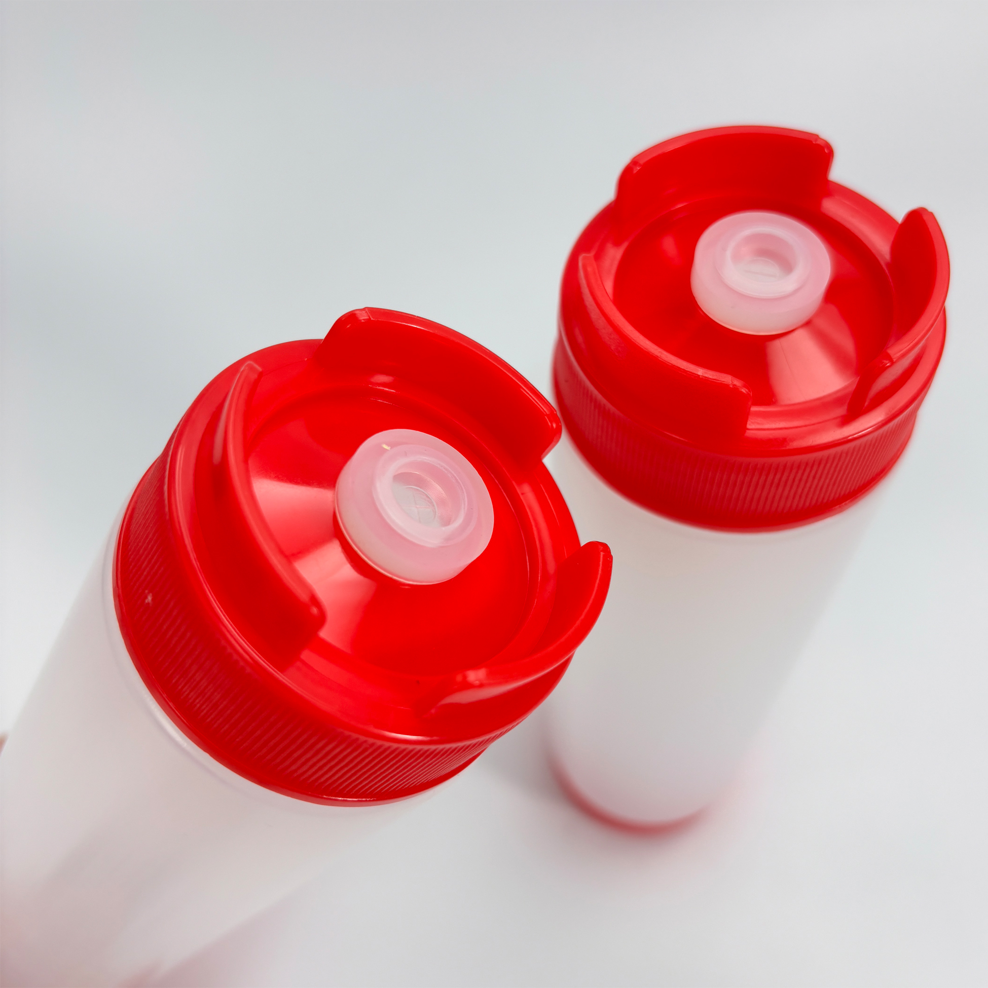 Plastic Sauce Squeeze Bottle with Red Cap