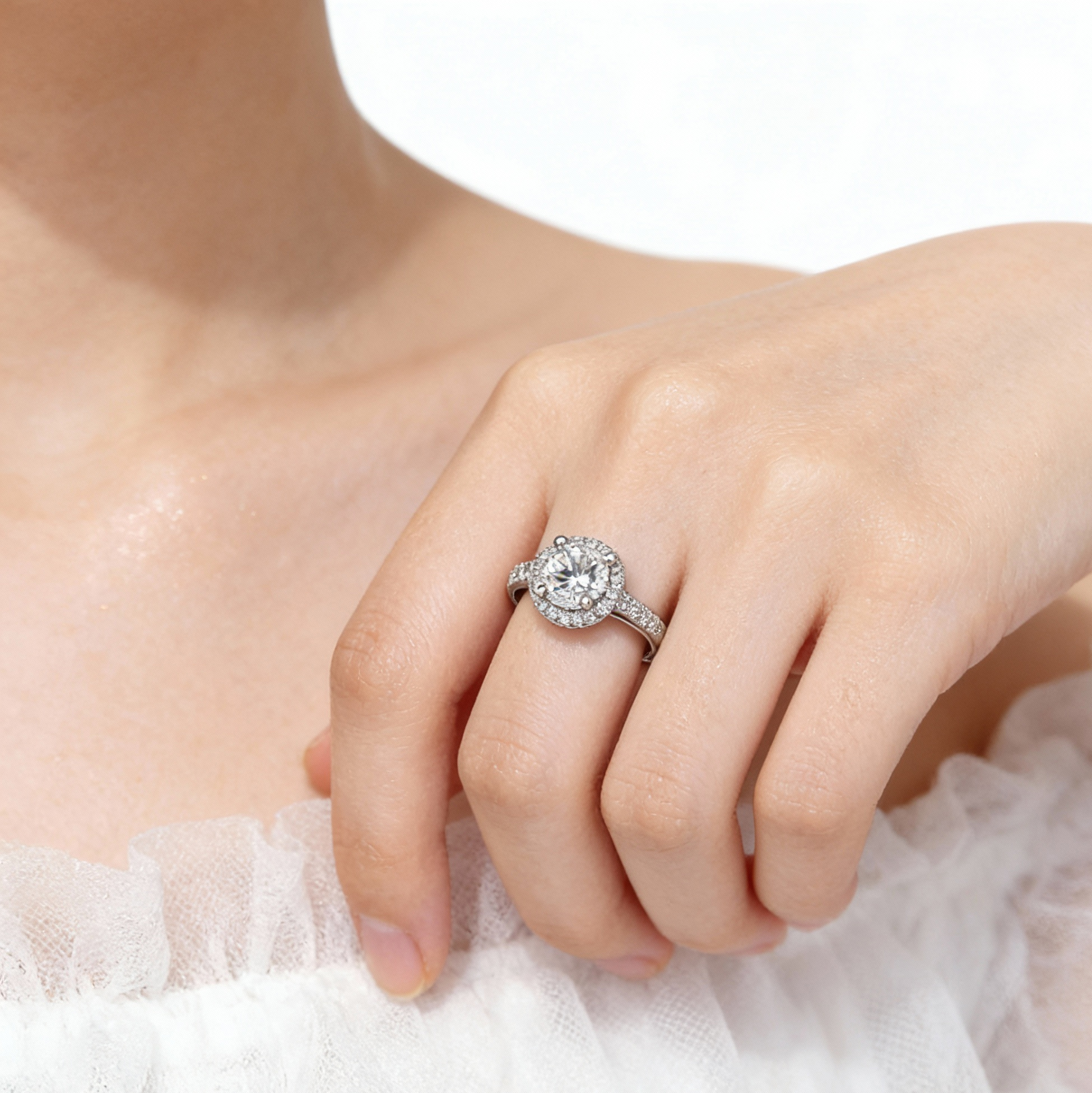 Luxury Diamond Halo Ring Adjustable Women's Diamond Ring