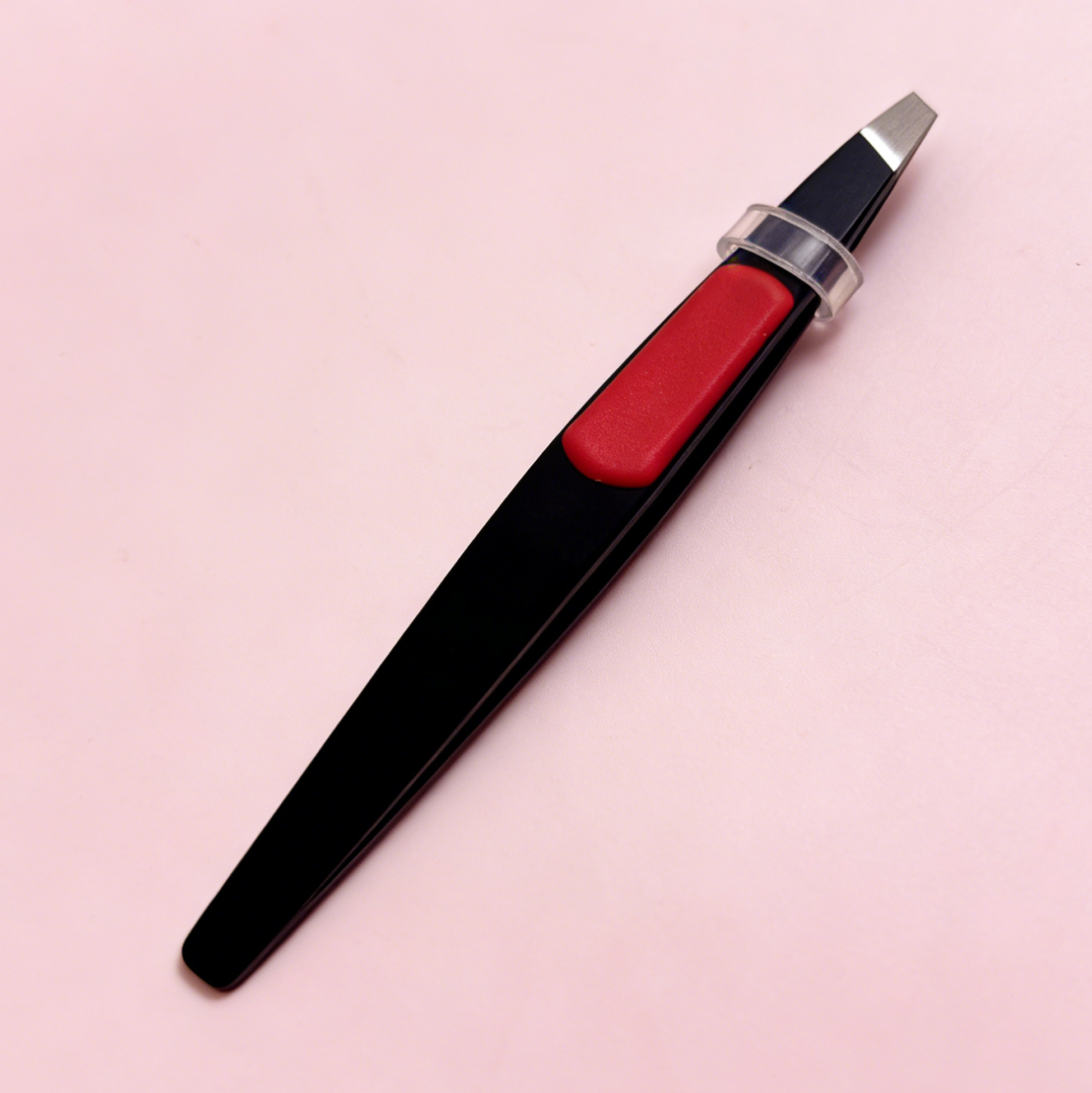 Slant Tip Eyebrow Tweezer