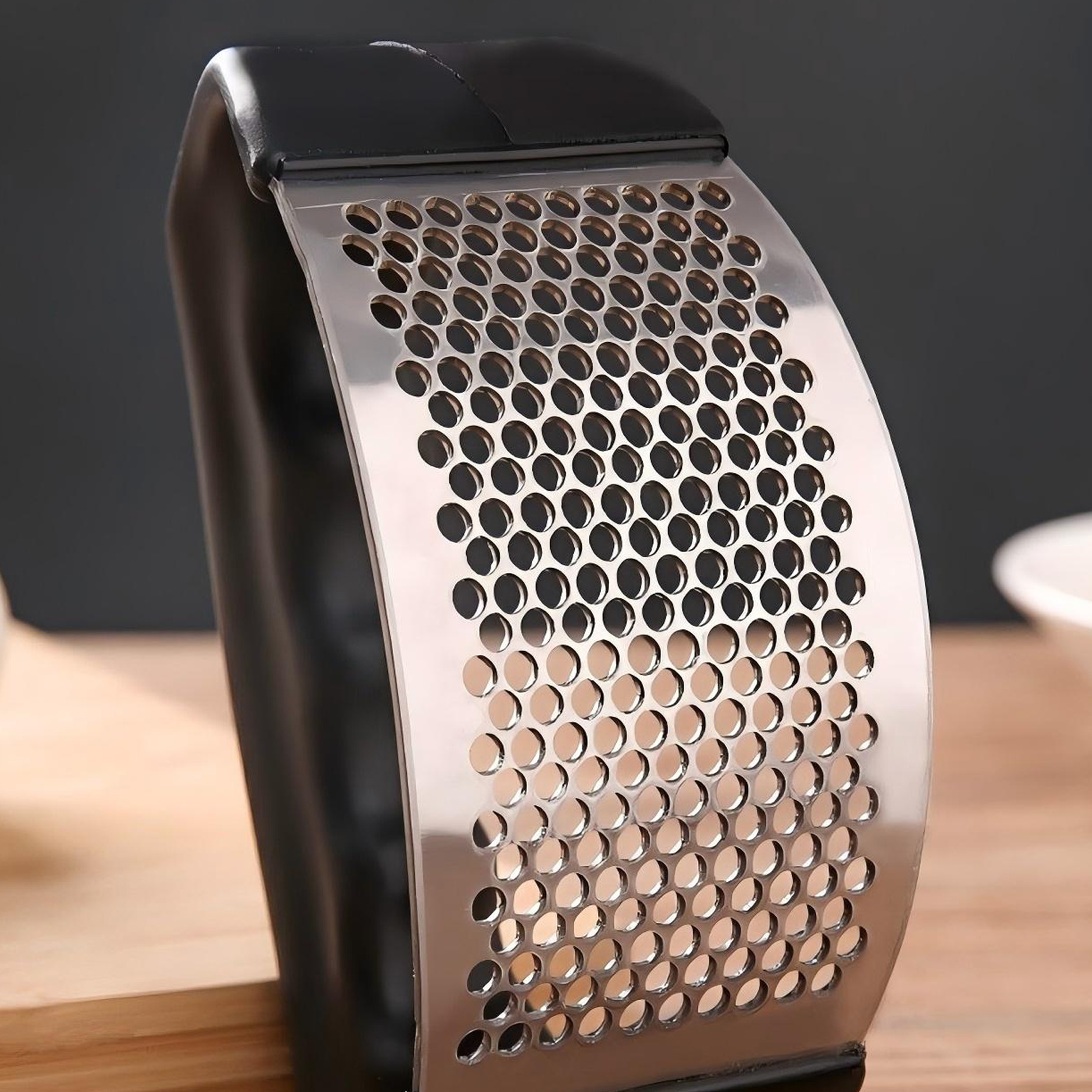 Efficient Garlic Press