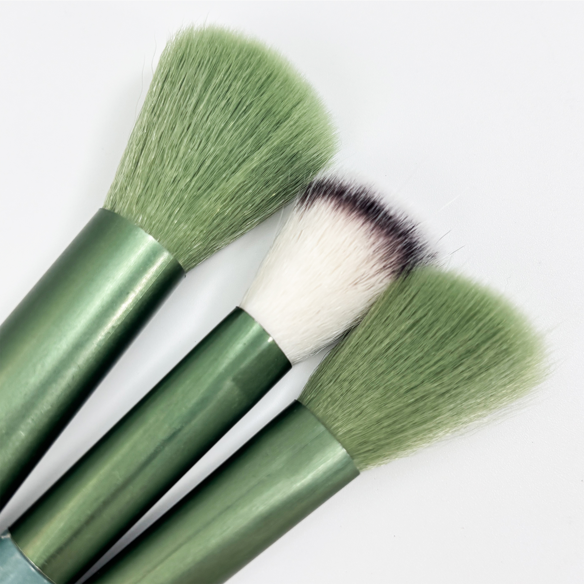 13 Piece Green Makeup Brush Set with Pouch