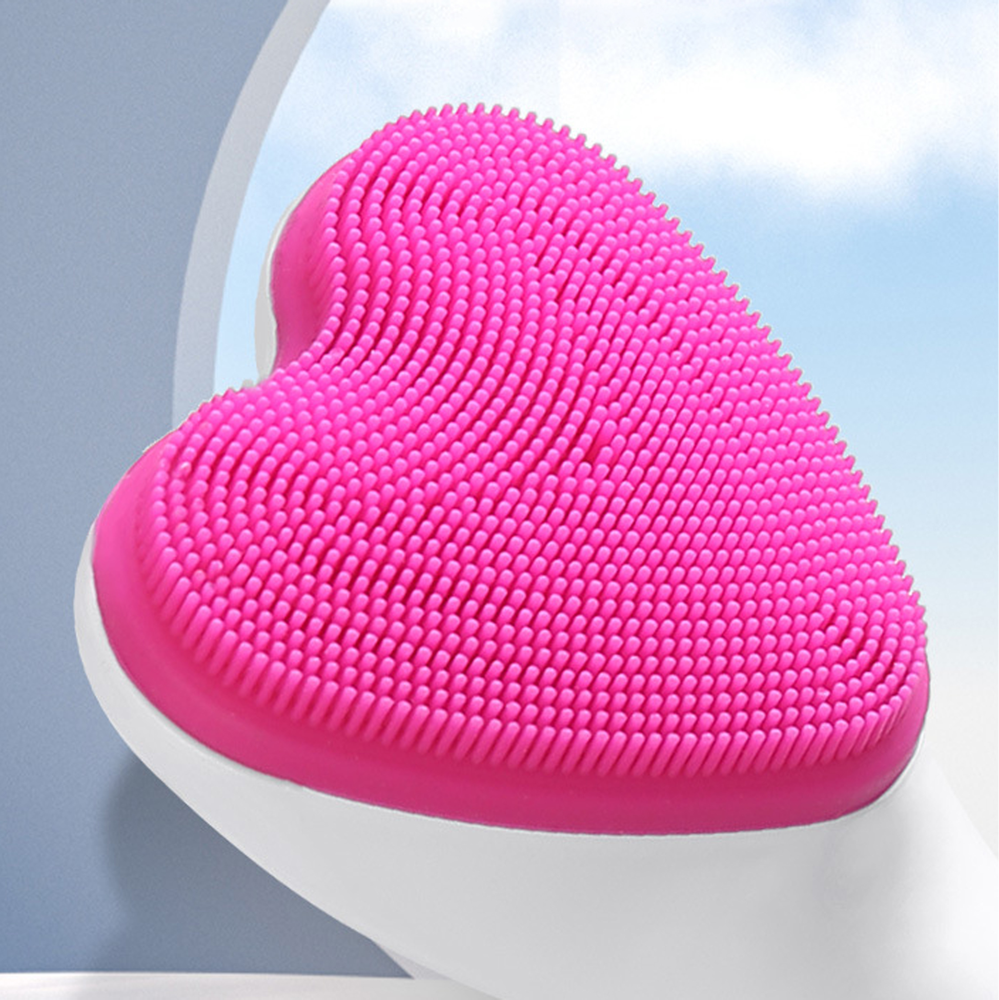 Heart Shaped Silicone Facial Cleansing Brush with Handle