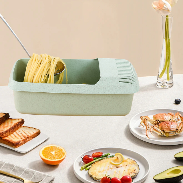 Microwave Pasta Cooker with Strainer Lid
