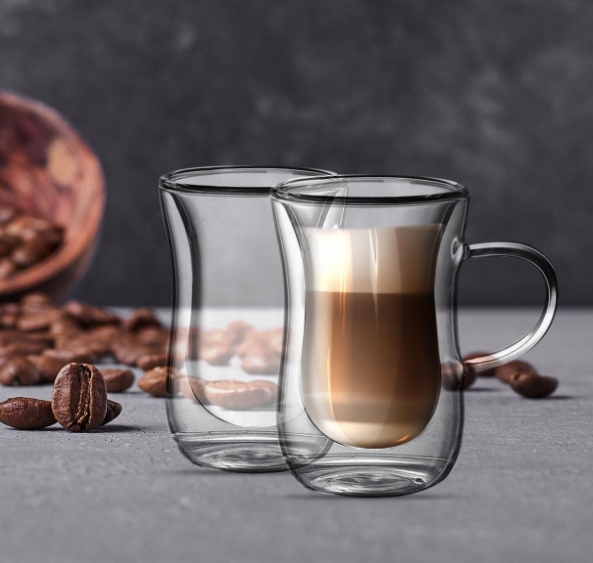 Double - Walled Glass Mug with Curved Design and Handle