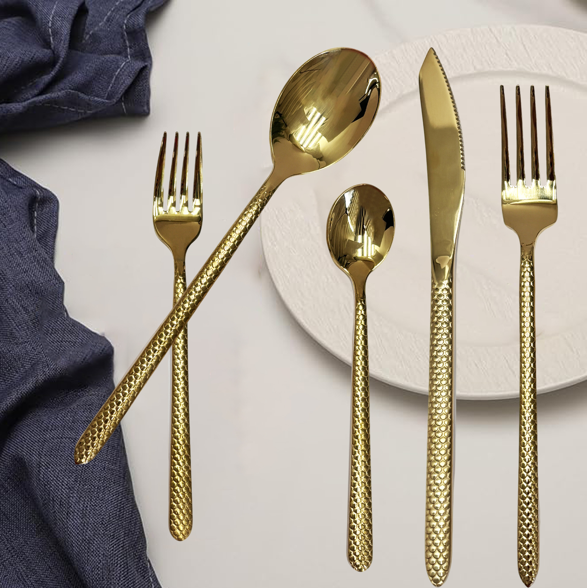 30-Piece Gold Mermaid-Scale Cutlery Set