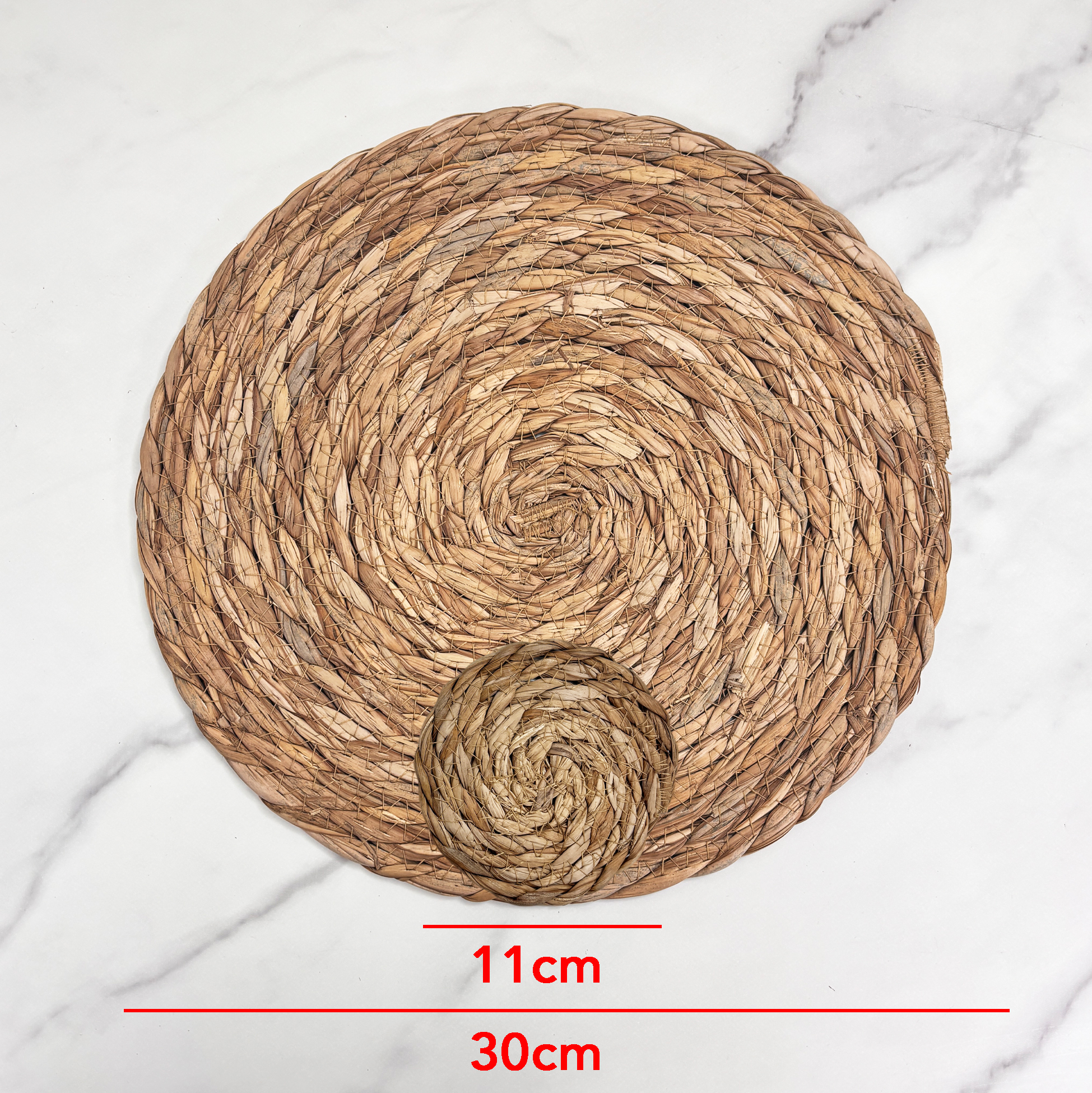 8-piece Rush Grass Coaster Set