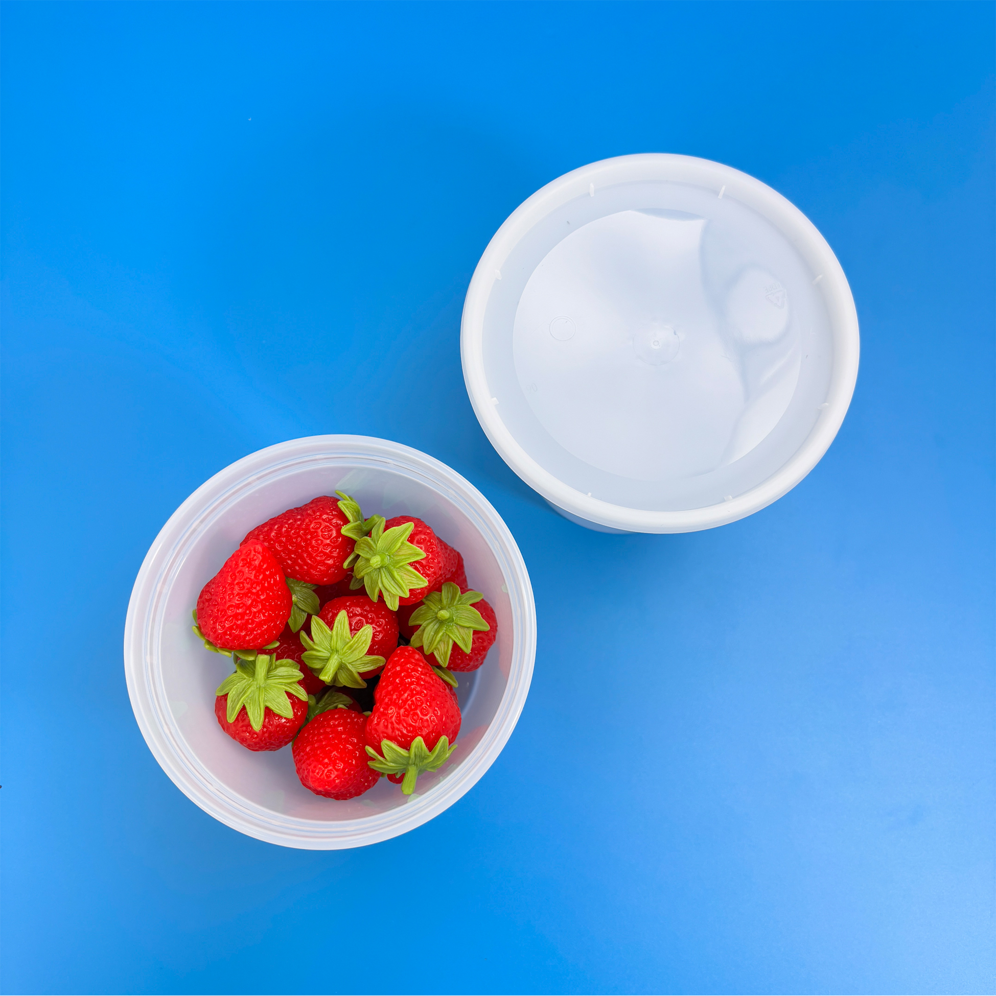 700ML Plastic Cup with Airtight Lid