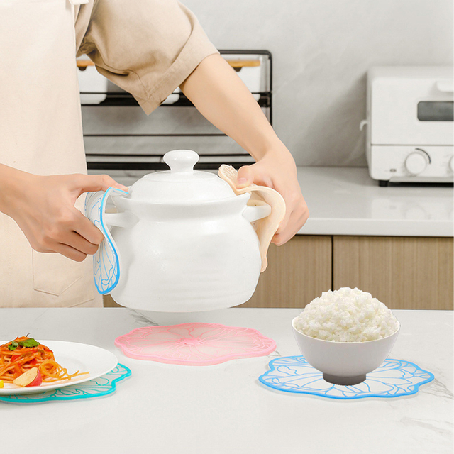 Set of 3 Silicone Coasters Heat-Resistant Non-Slip Placemats Anti-Scald Table Mats