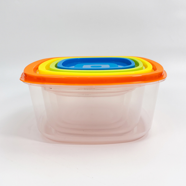 4-piece Square Plastic Salad Bowl Set with Lids